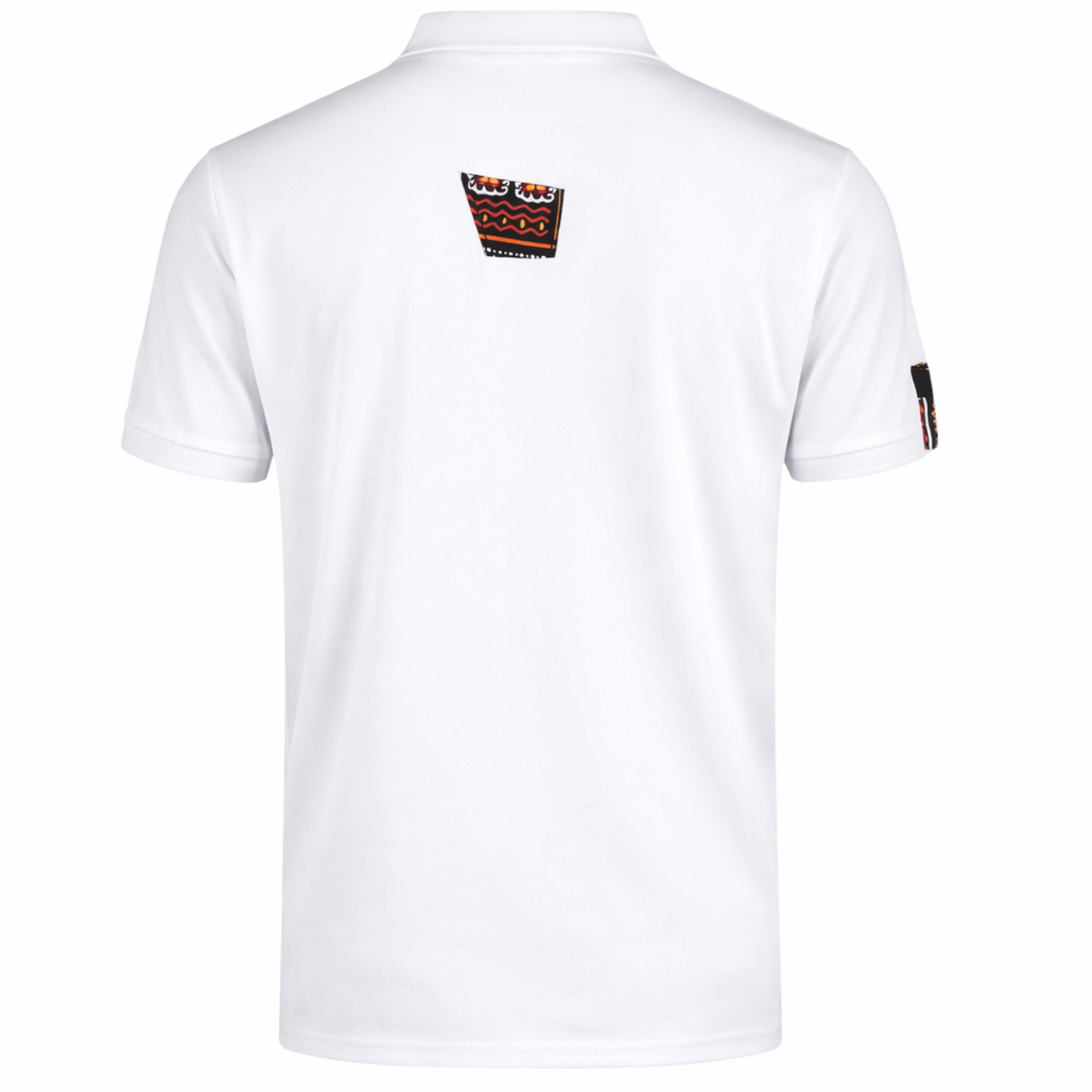 Polo homme blanc à empiècements Ankara – Imprimé africain noir/rouge/or (Coupe classique)